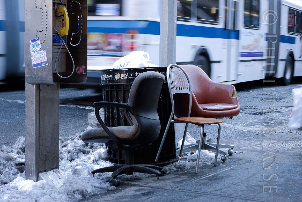 Three chairs in NYC ( 66cm x 44,19cm ) 30 ex.